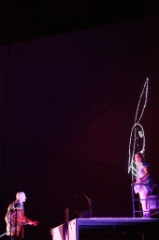 Alice on the Run  040 * 5616 x 3744 * (7.48MB)